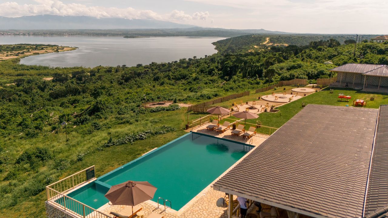 NezaClub Queen Elizabeth Christmas Experience