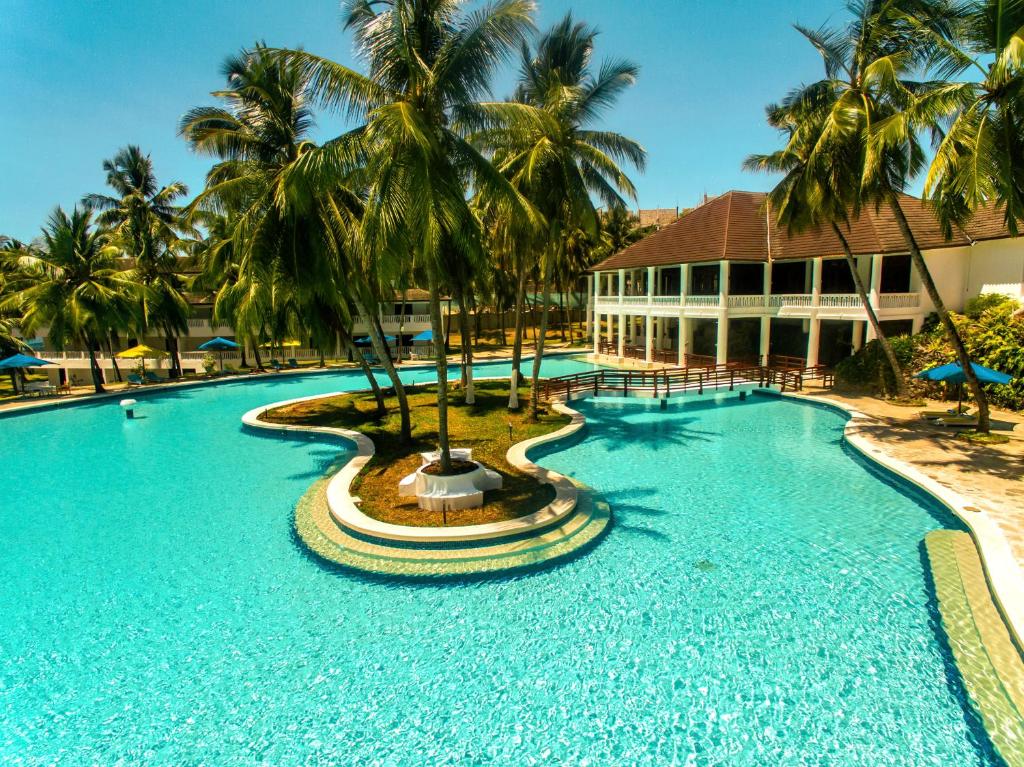 NEZA ESCAPES: MOMBASA