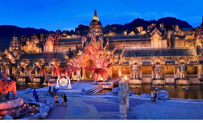 Dazzling Phuket Fantasea Show including Dinner
