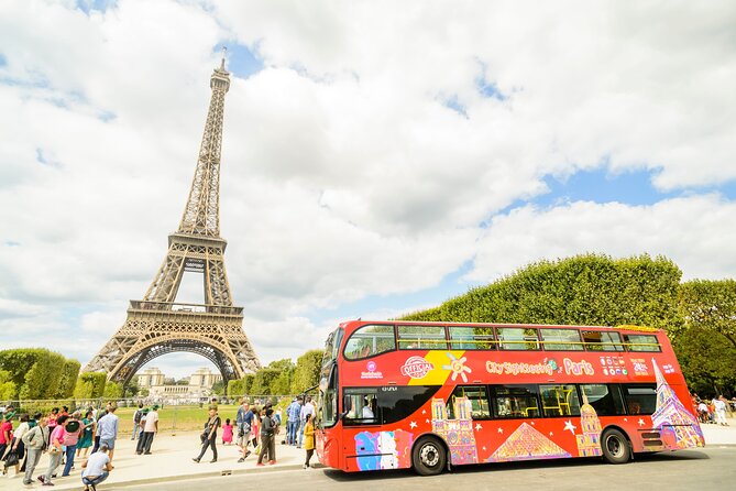 Delightful Hop on hop off city tour Paris